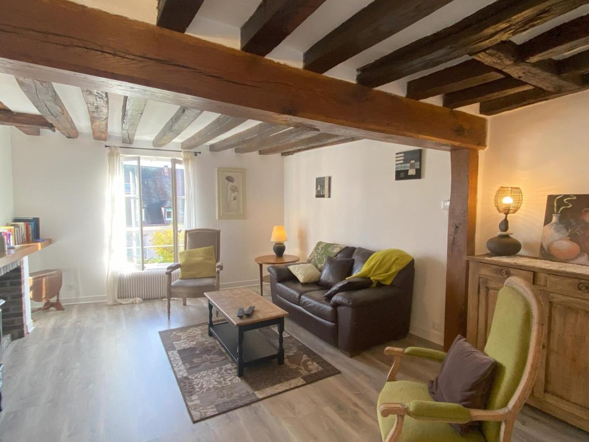 Apartment L'ecuyere-maison De Ville-secteur Cathedrale-parking Prive Gratuit Chartres